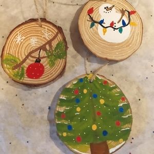 RUSTIC HANDPAINTED WOODSLICE CHRISTMAS ORNAMENTS SET OF 3